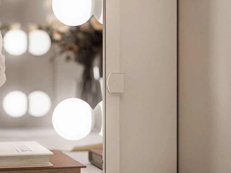 Schminktisch im Glamour-Stil mit schwarzen Beinen, Spiegel und LED-Beleuchtung Olivine Elite Weiß Hochglanz