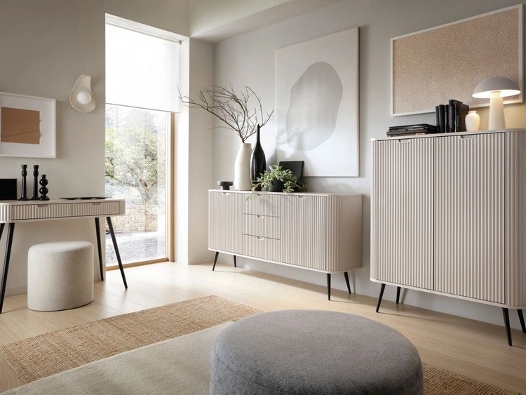 Kommode mit Türen und Schubladen Viva Beige auf Schwarzen Beinen