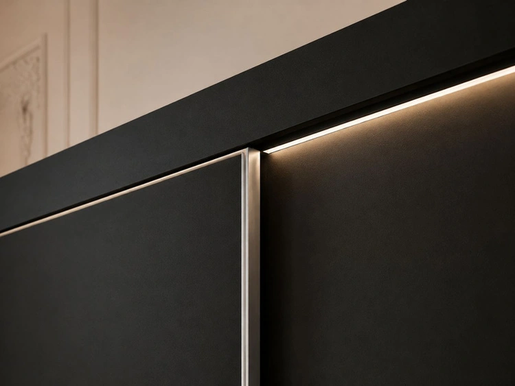 Schiebetürenschrank 250 cm mit LED-Beleuchtung Diano Schwarz